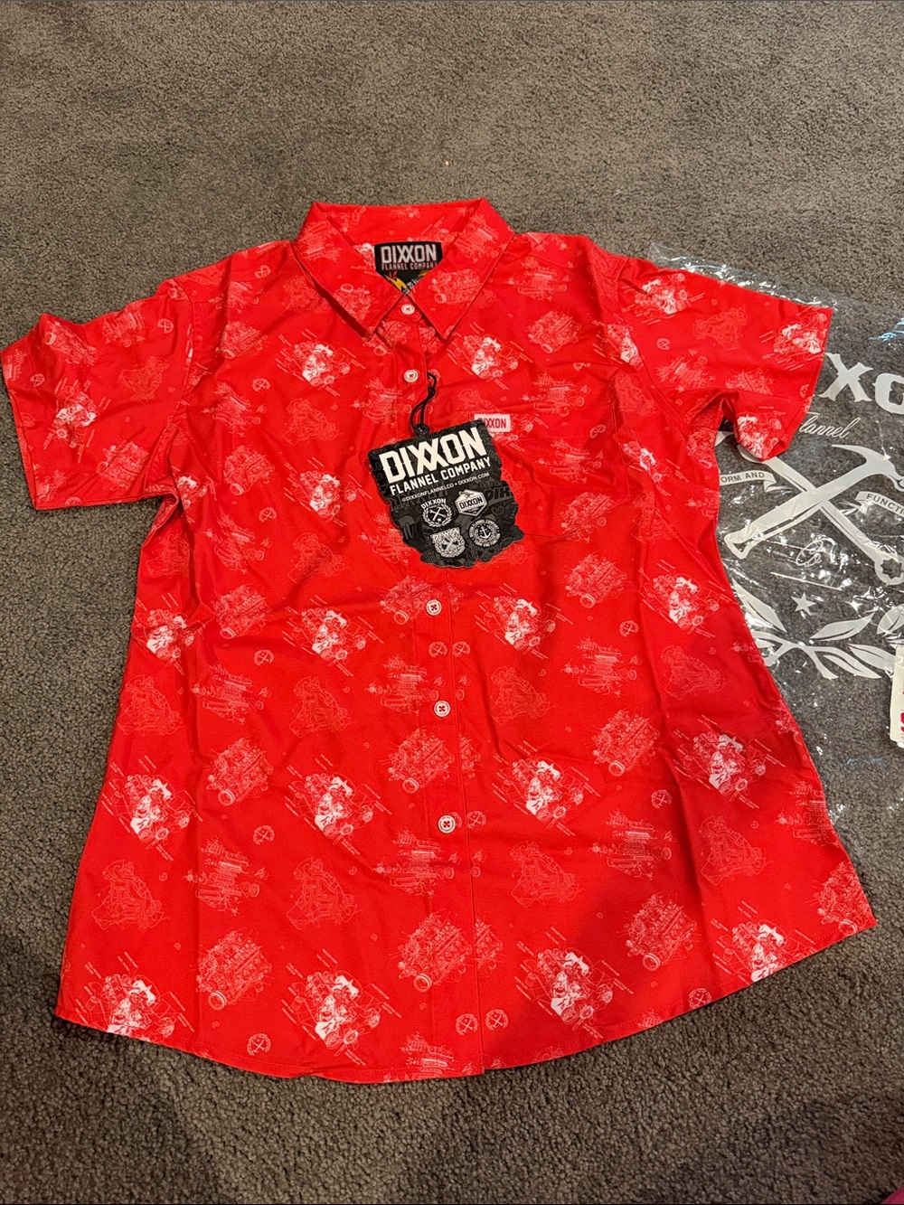 Women's DIXXON Red Short-Sleeve Printed Button-Down Shirt size medium